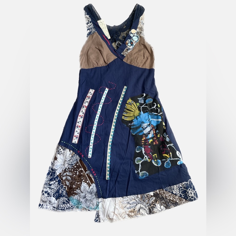 Toi et Moi Floral Embroider sleeveless Mini Dress Size Small